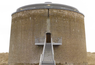 Illustration for article titled One-door Napoleonic defense tower is your new evil headquarters